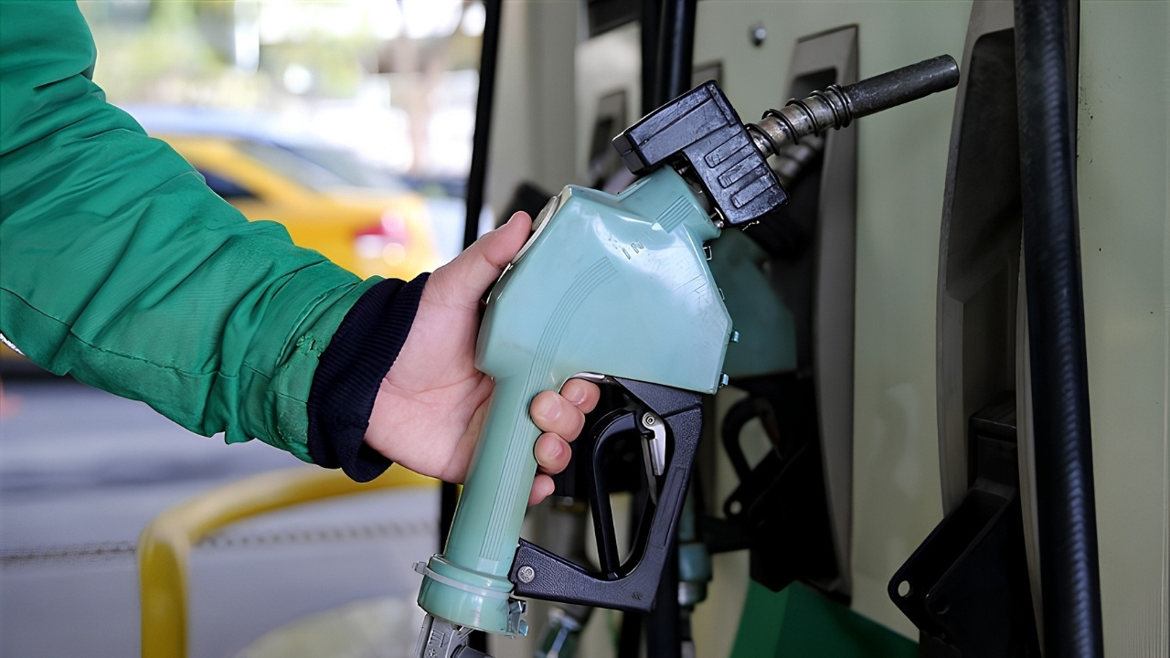 Petrol fiyatları savaş öncesi seviyeye döndü